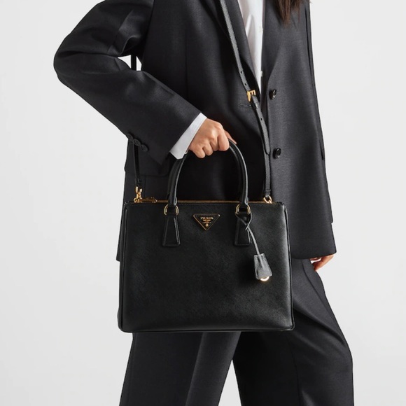 Prada Black Galleria Saffiano leather Large Hangbag |Men | Women - Picture 16 of 16